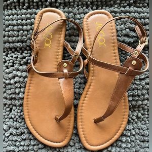 NWOT Brown sandals
